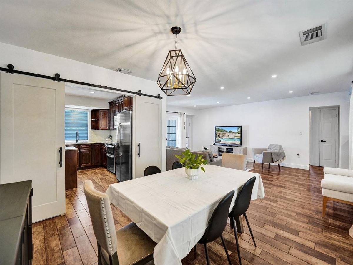 House for rent at 4960 SW 89th Ave, Fort Lauderdale, FL 33328