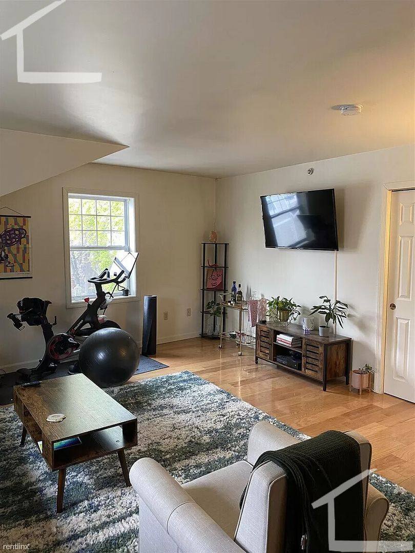 Townhouse for rent at 36A Raymond St #36B, Allston, MA 02134