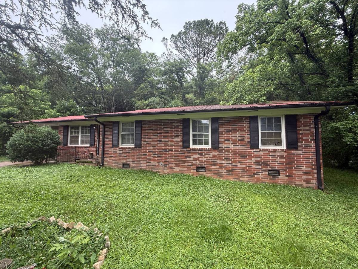House for rent at 902 Sisk St, Scottsboro, AL 35768