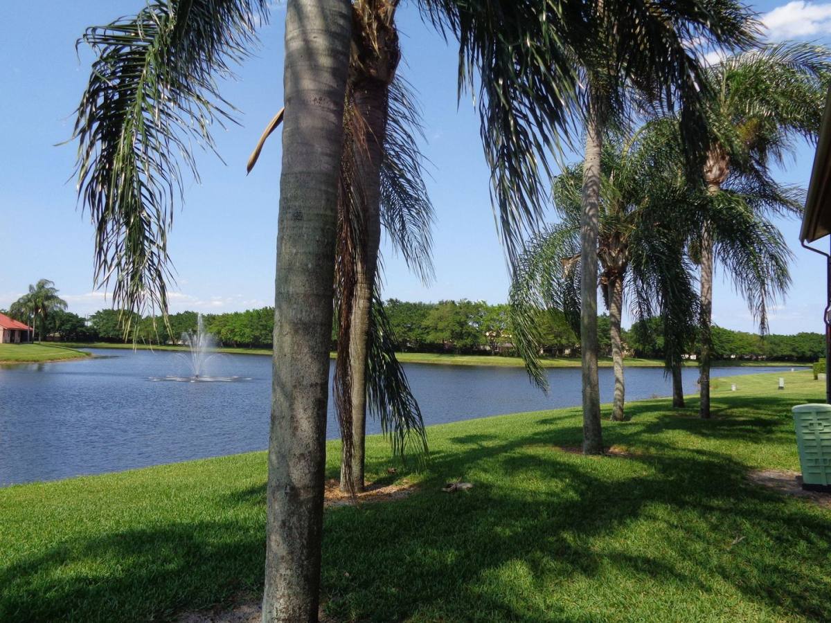Apartment for rent at 7657 Lexington Club Blvd, Delray Beach, FL 33446