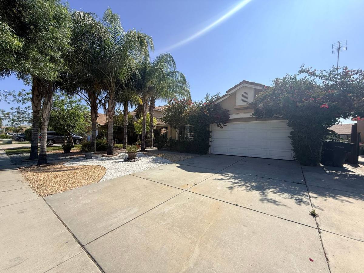 House for rent at 2293 Murrieta Rd, Perris, CA 92571
