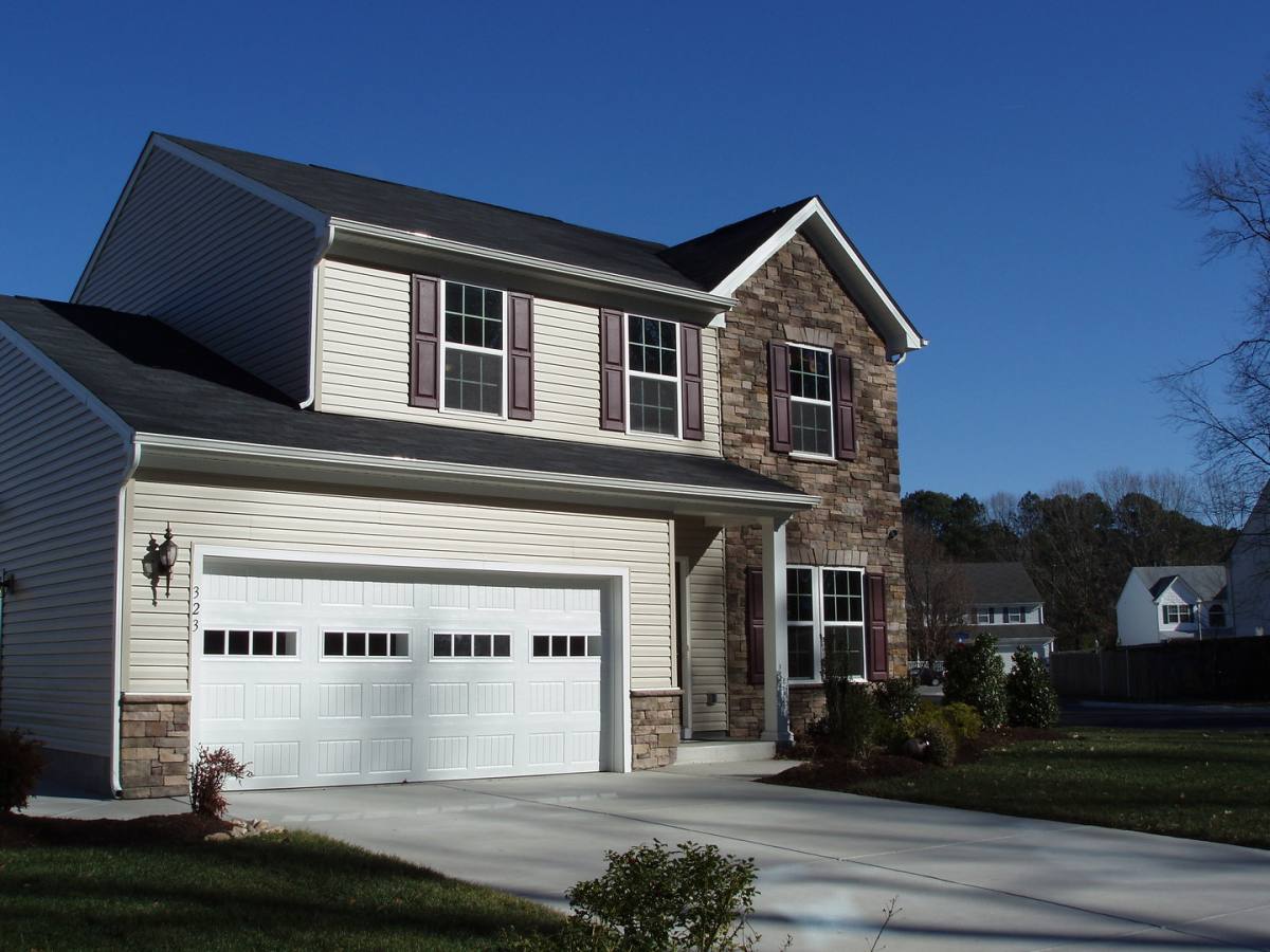 House for rent at 323 Michael Selby Dr, Hampton, VA 23666