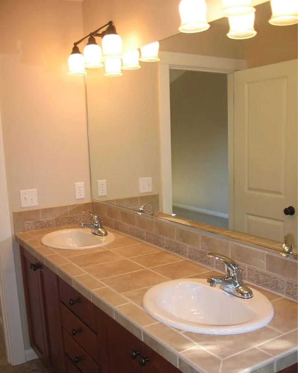 Townhouse for rent at 846 NE 3rd St, Portland, OR 97216
