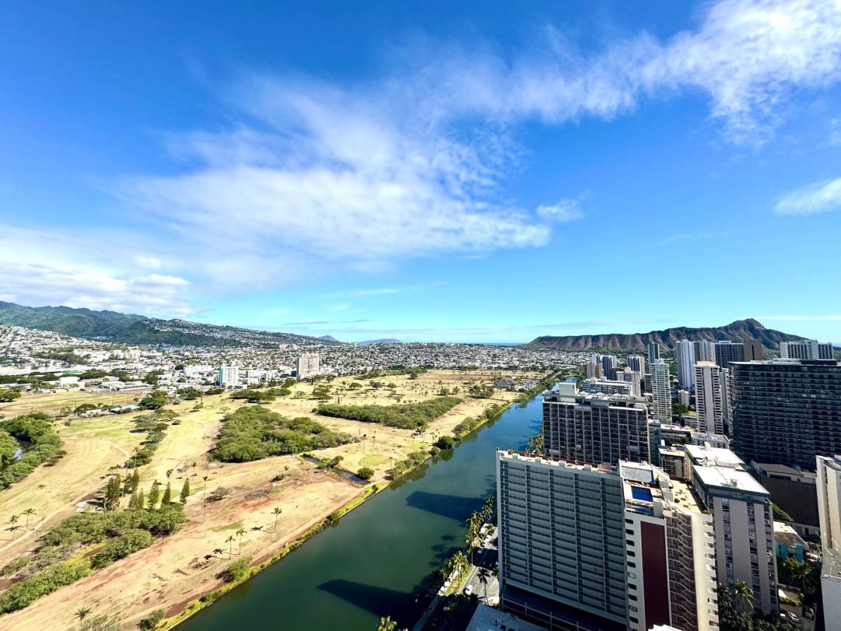 Apartment for rent at 445 Seaside Ave, Honolulu, HI 96815