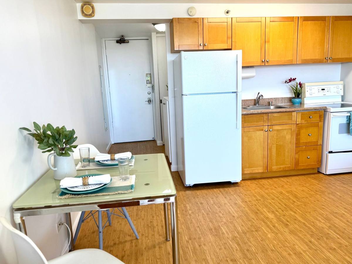 Apartment for rent at 445 Seaside Ave, Honolulu, HI 96815