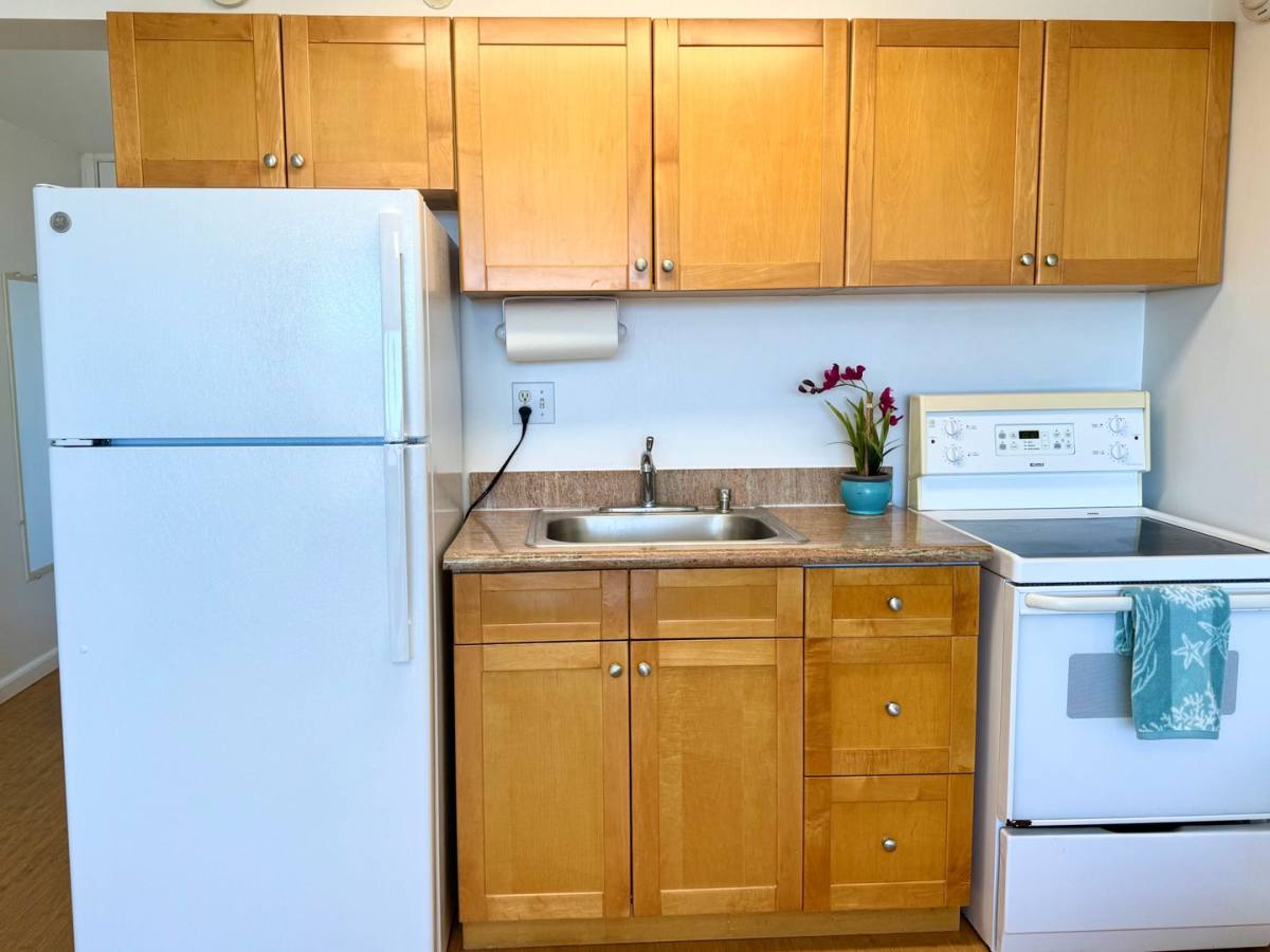 Apartment for rent at 445 Seaside Ave, Honolulu, HI 96815