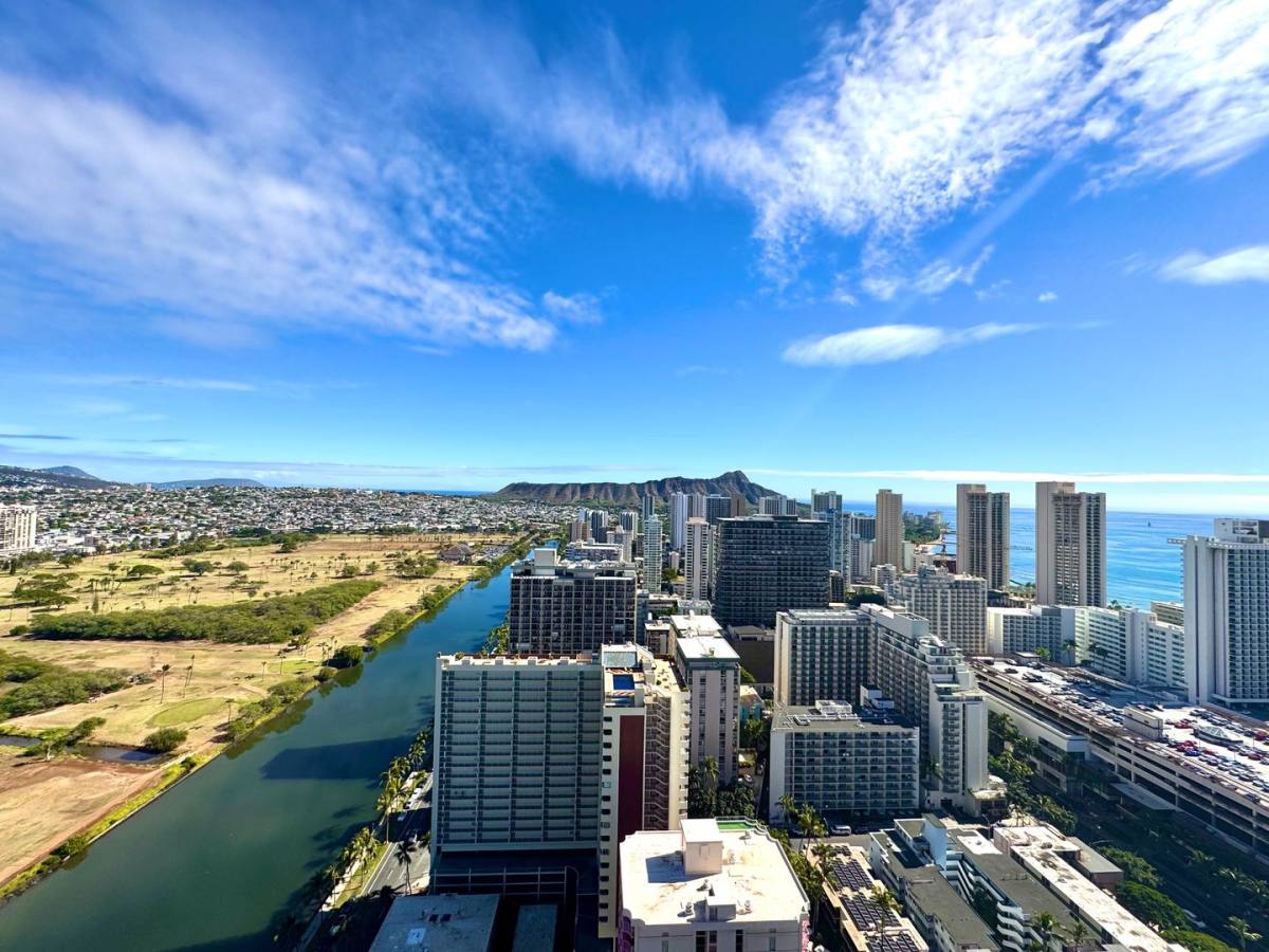 Apartment for rent at 445 Seaside Ave, Honolulu, HI 96815