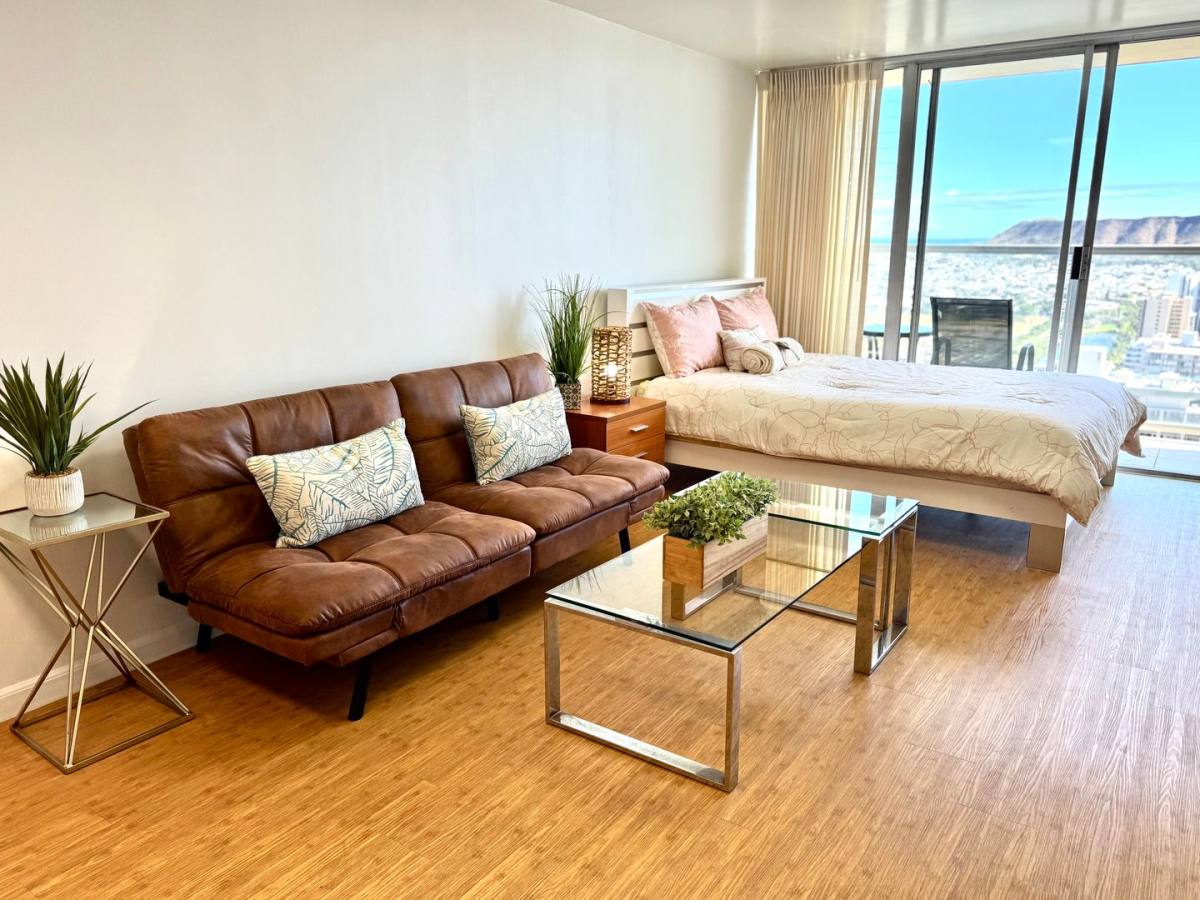 Apartment for rent at 445 Seaside Ave, Honolulu, HI 96815