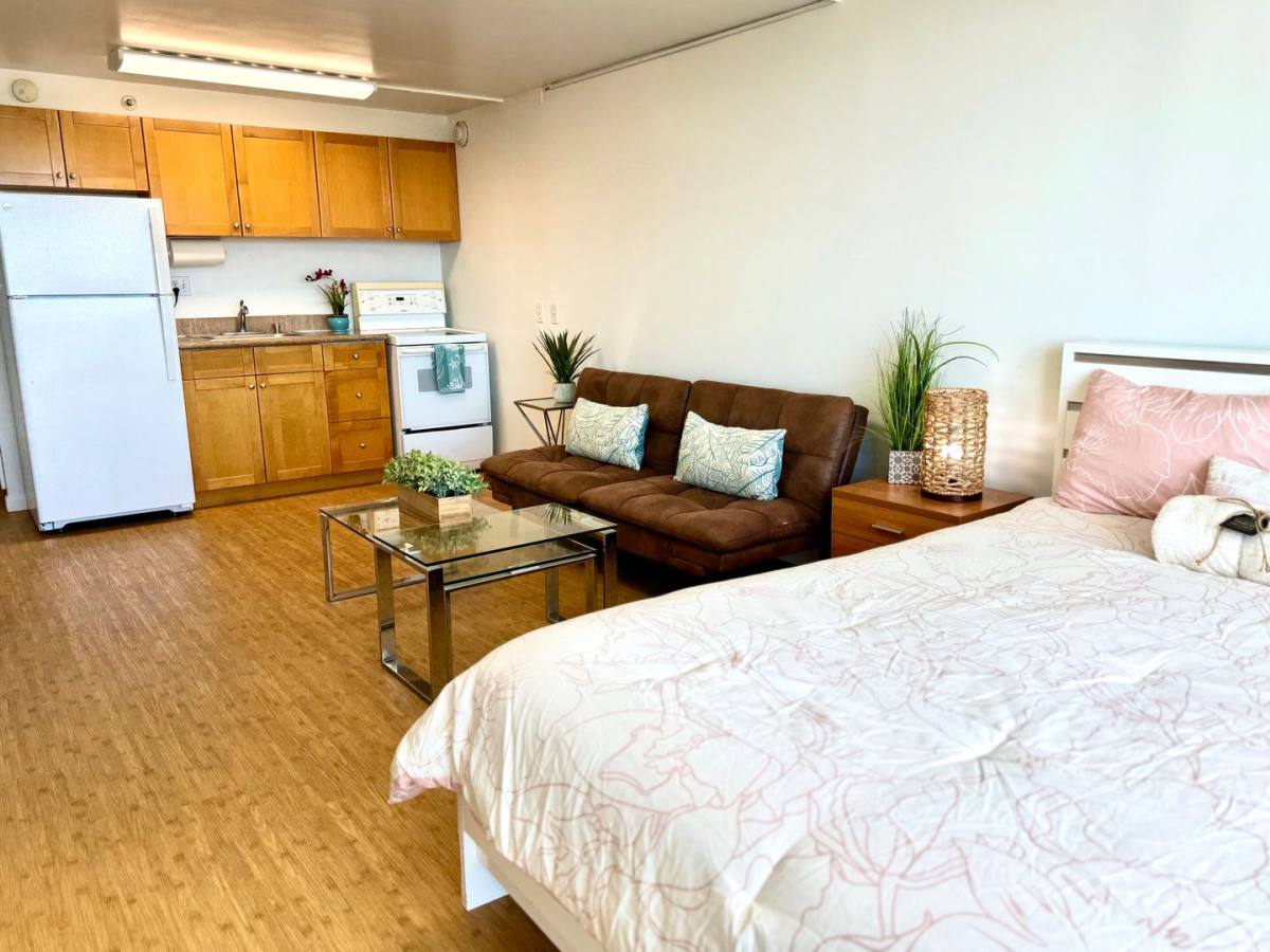 Apartment for rent at 445 Seaside Ave, Honolulu, HI 96815
