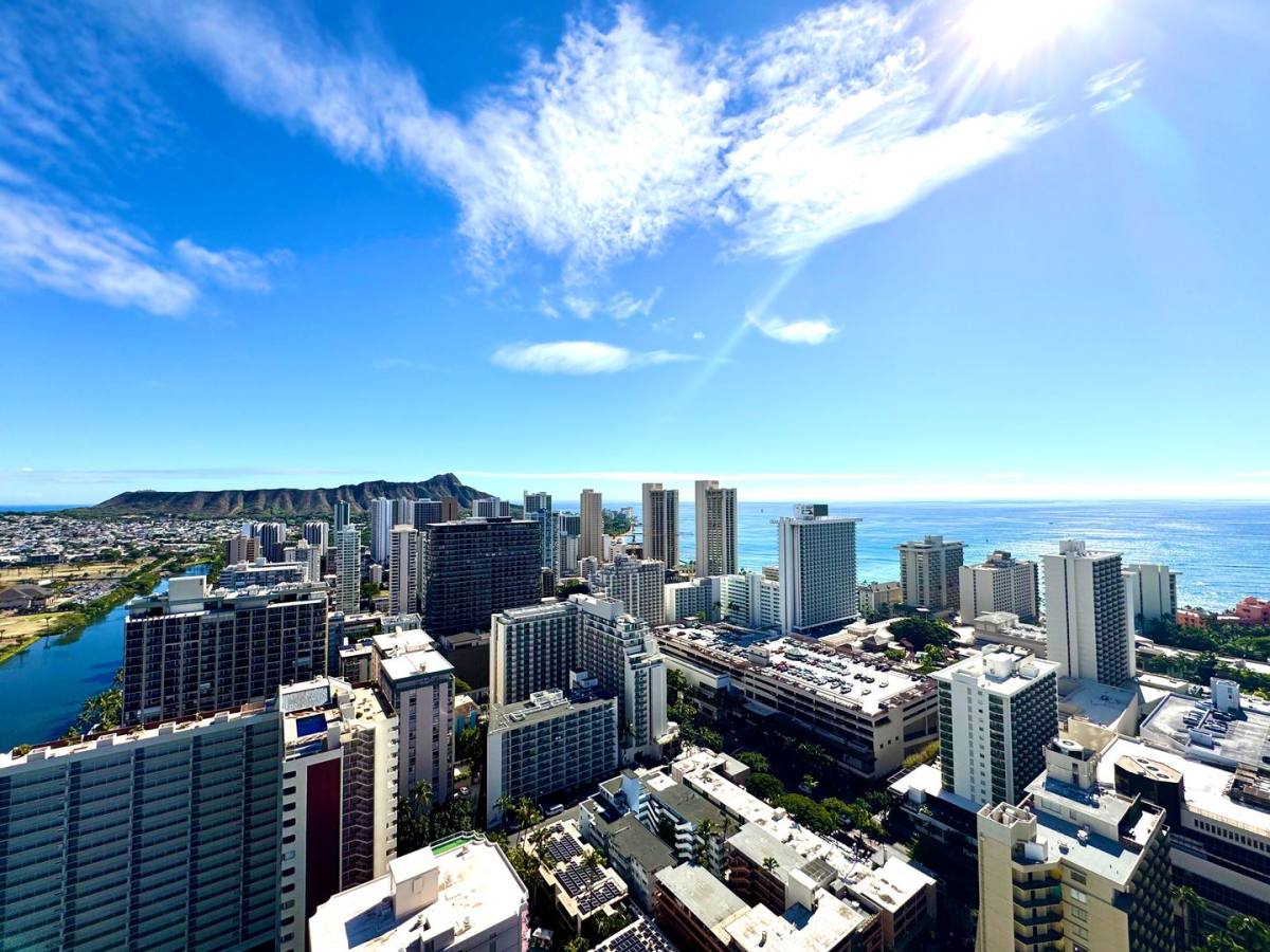 Apartment for rent at 445 Seaside Ave, Honolulu, HI 96815