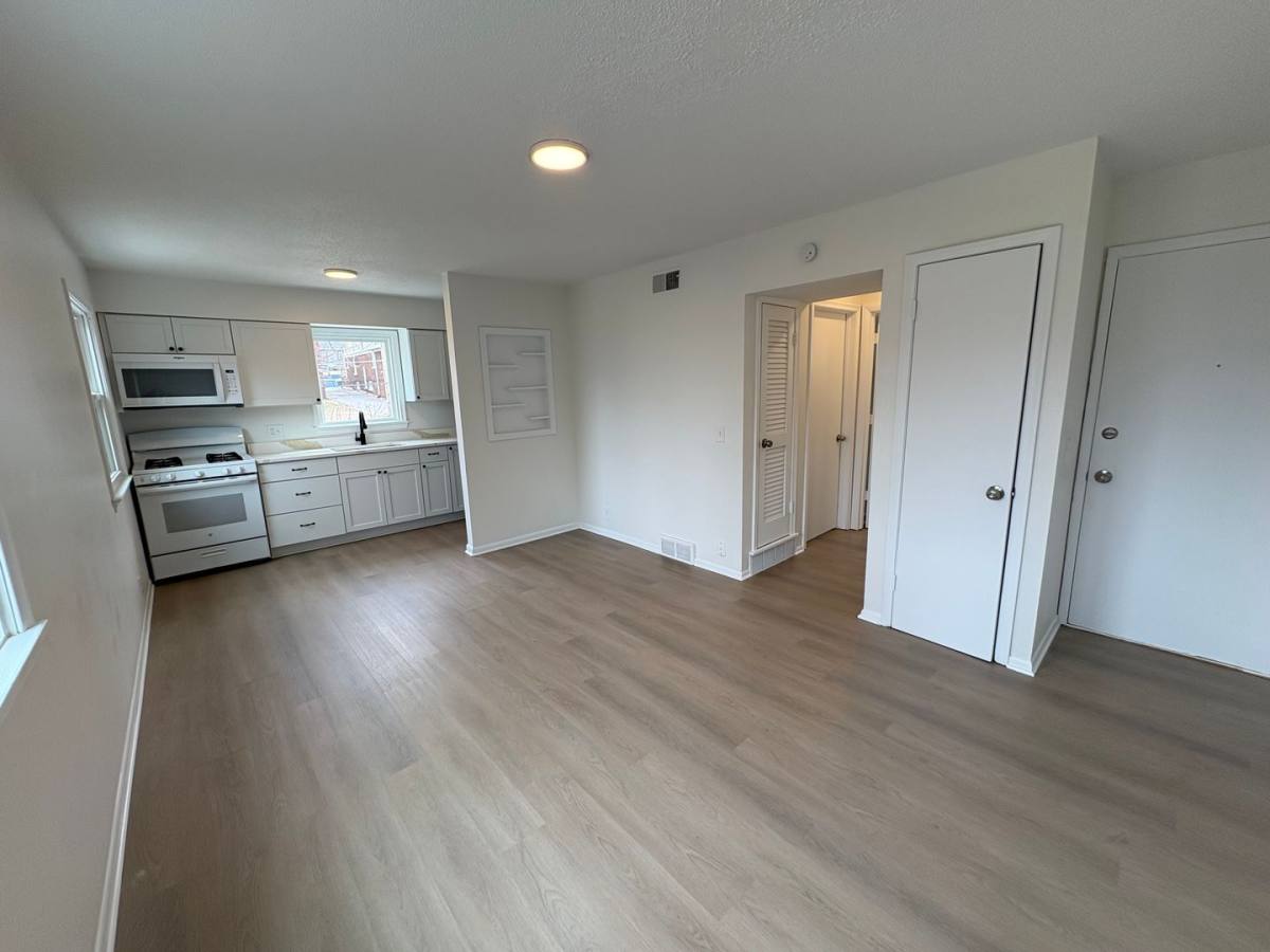 Apartment for rent at 127 N 35th St, Omaha, NE 68131