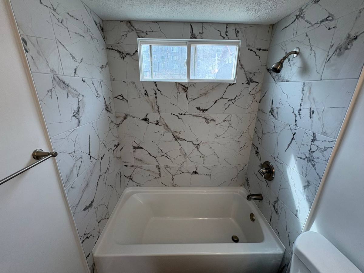 Apartment for rent at 127 N 35th St, Omaha, NE 68131