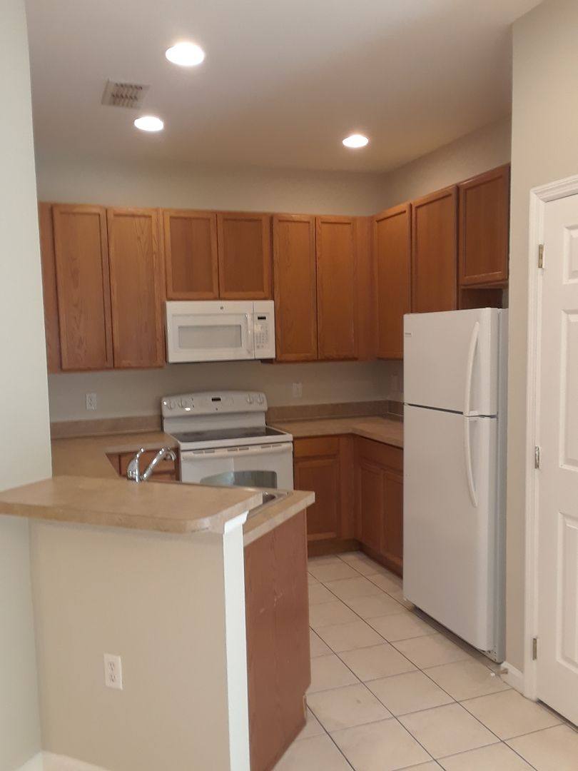 Townhouse for rent at 2533 Old Kent Circle, Kissimmee, FL 34758