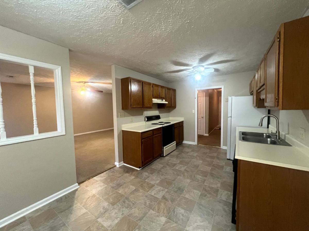 House for rent at 2857 Chillingworth Dr, Fayetteville, NC 28306