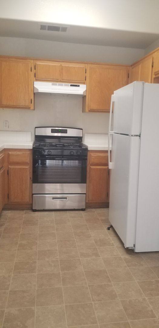 Apartment for rent at 4510 Pebble Creek Dr, Bakersfield, CA 93312