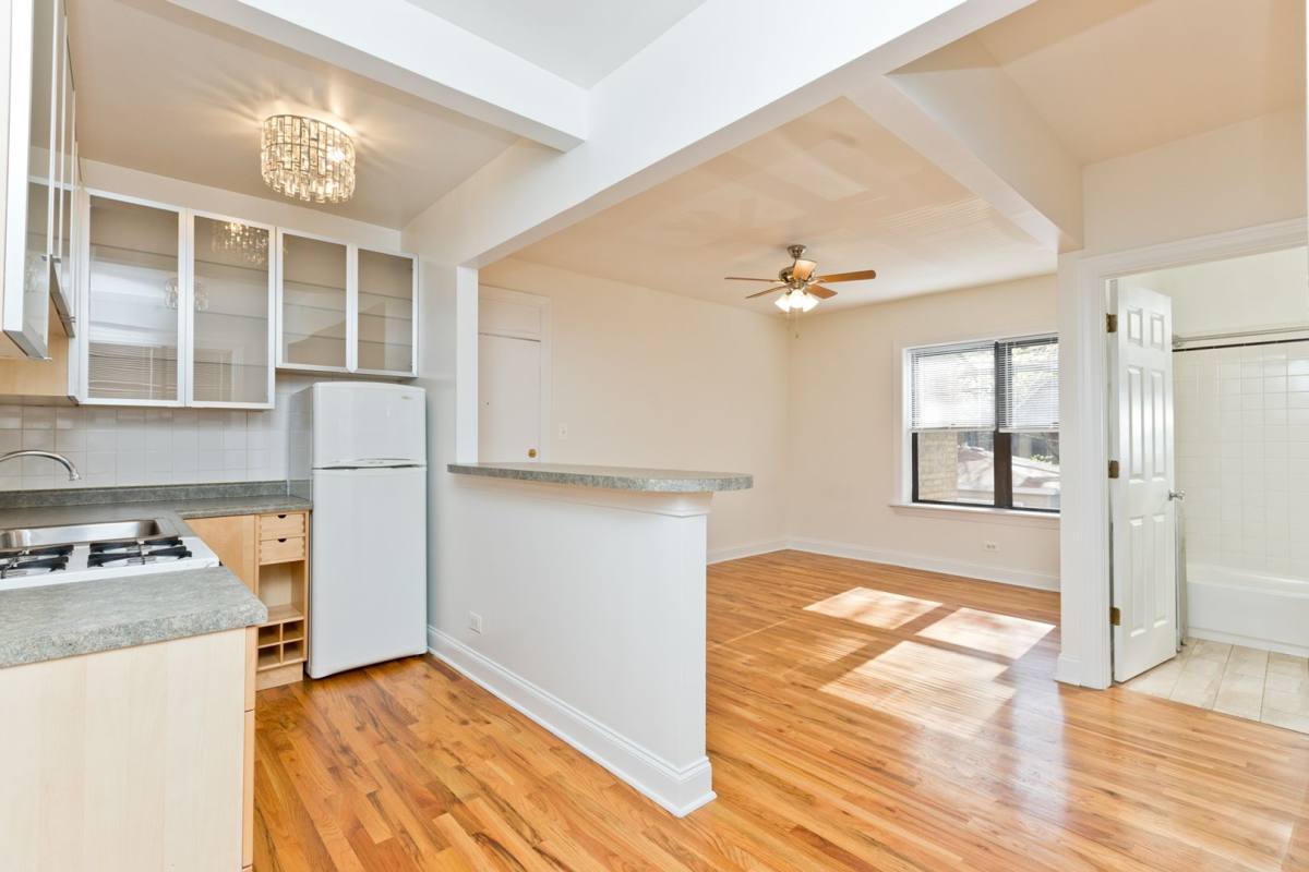 Apartment for rent at 4440 N Wolcott Ave, Chicago, IL 60640