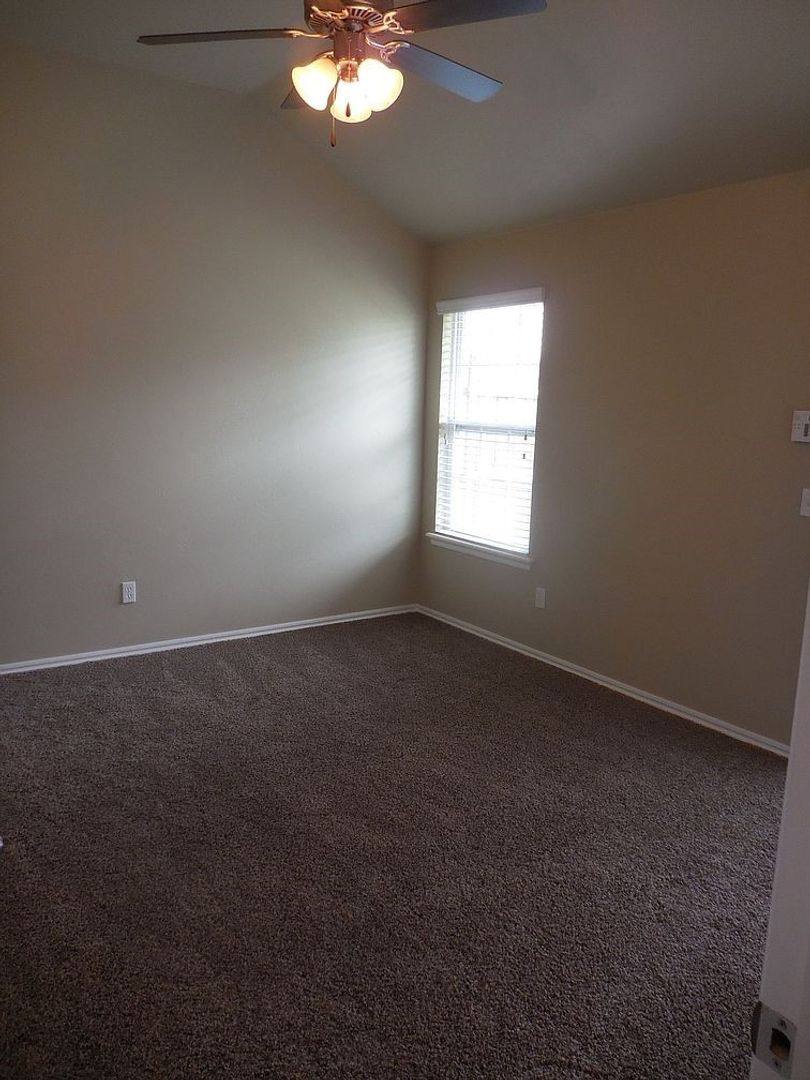 Apartment for rent at 113 NE 23rd St, Oklahoma City, OK 73160