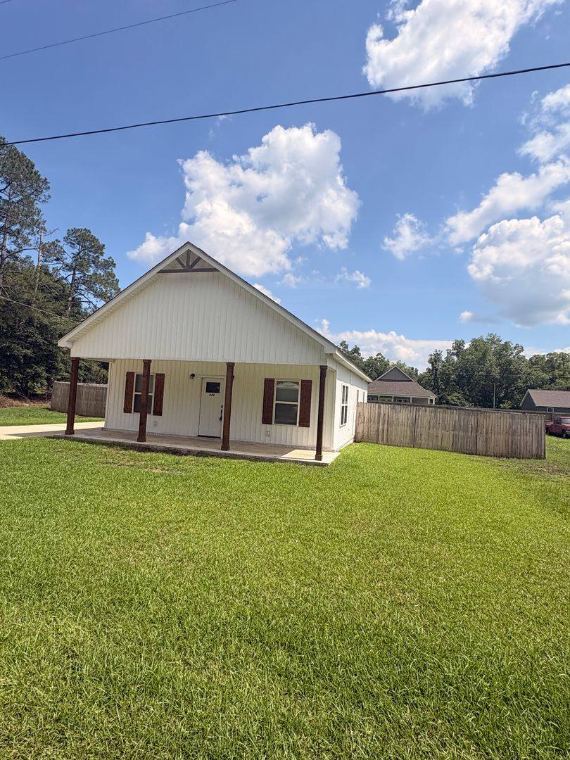 House for rent at 226 Loveless St, Hartford, AL 36344