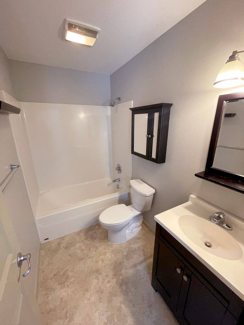 Townhouse for rent at 5011 N Syracuse St, Portland, OR 97203