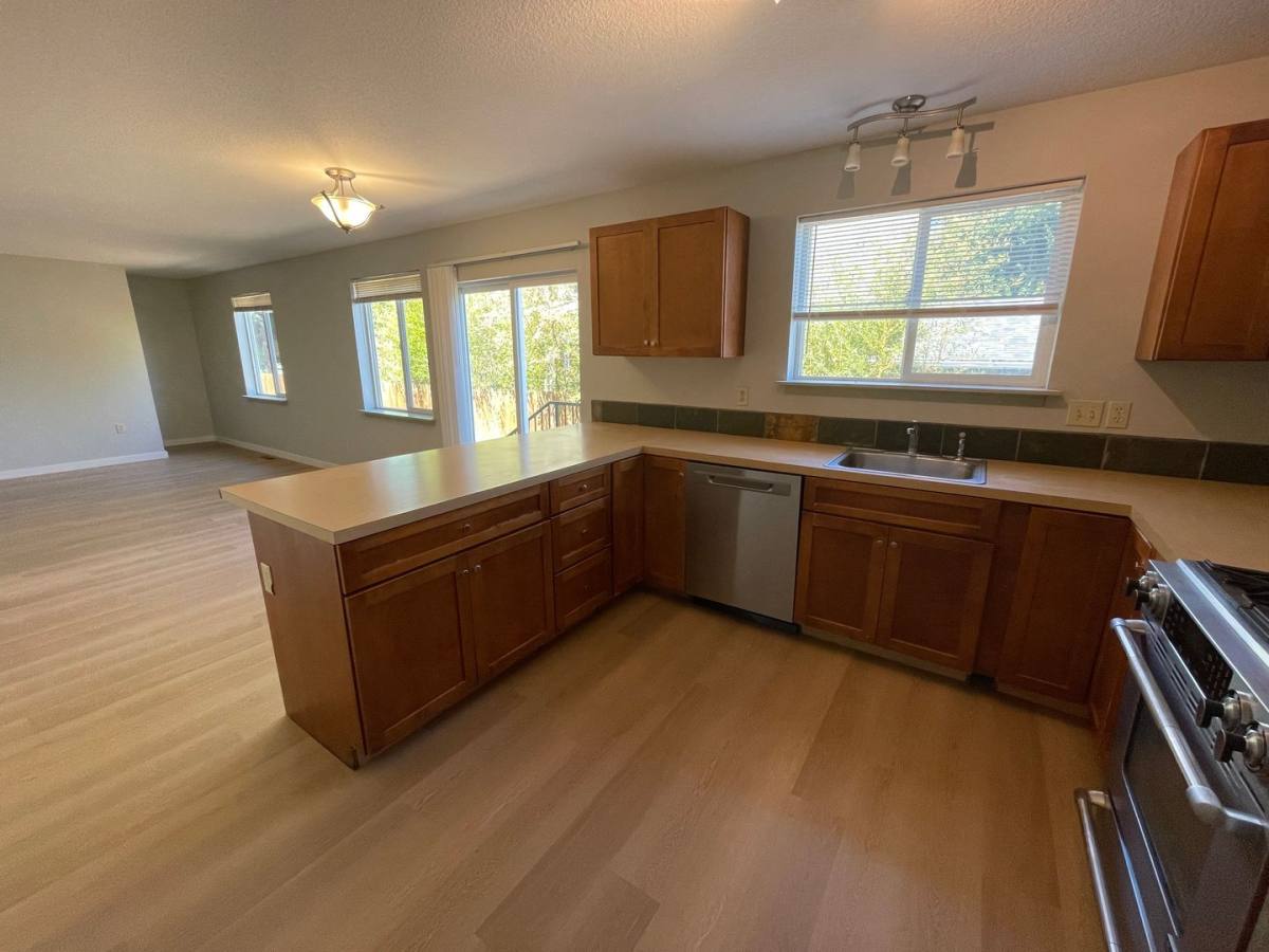 Townhouse for rent at 5011 N Syracuse St, Portland, OR 97203
