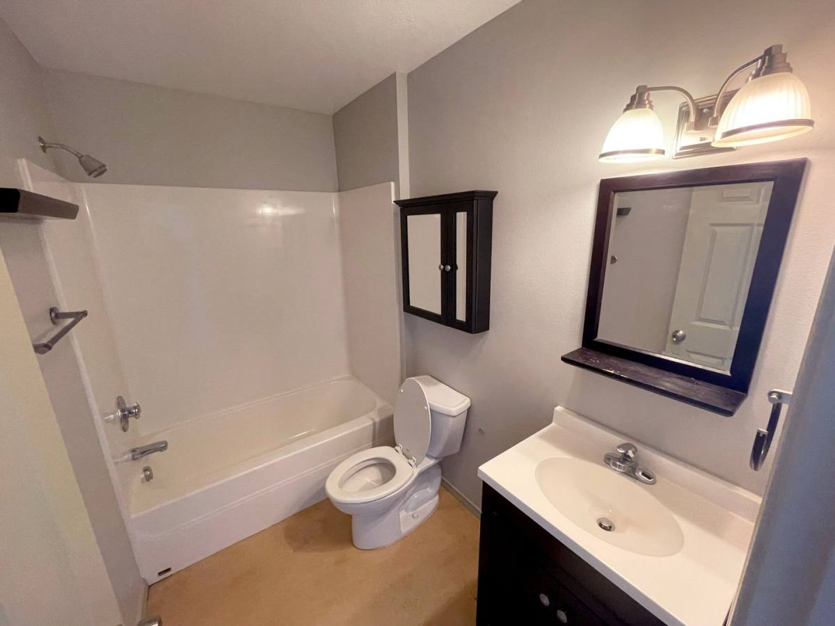 Townhouse for rent at 5011 N Syracuse St, Portland, OR 97203