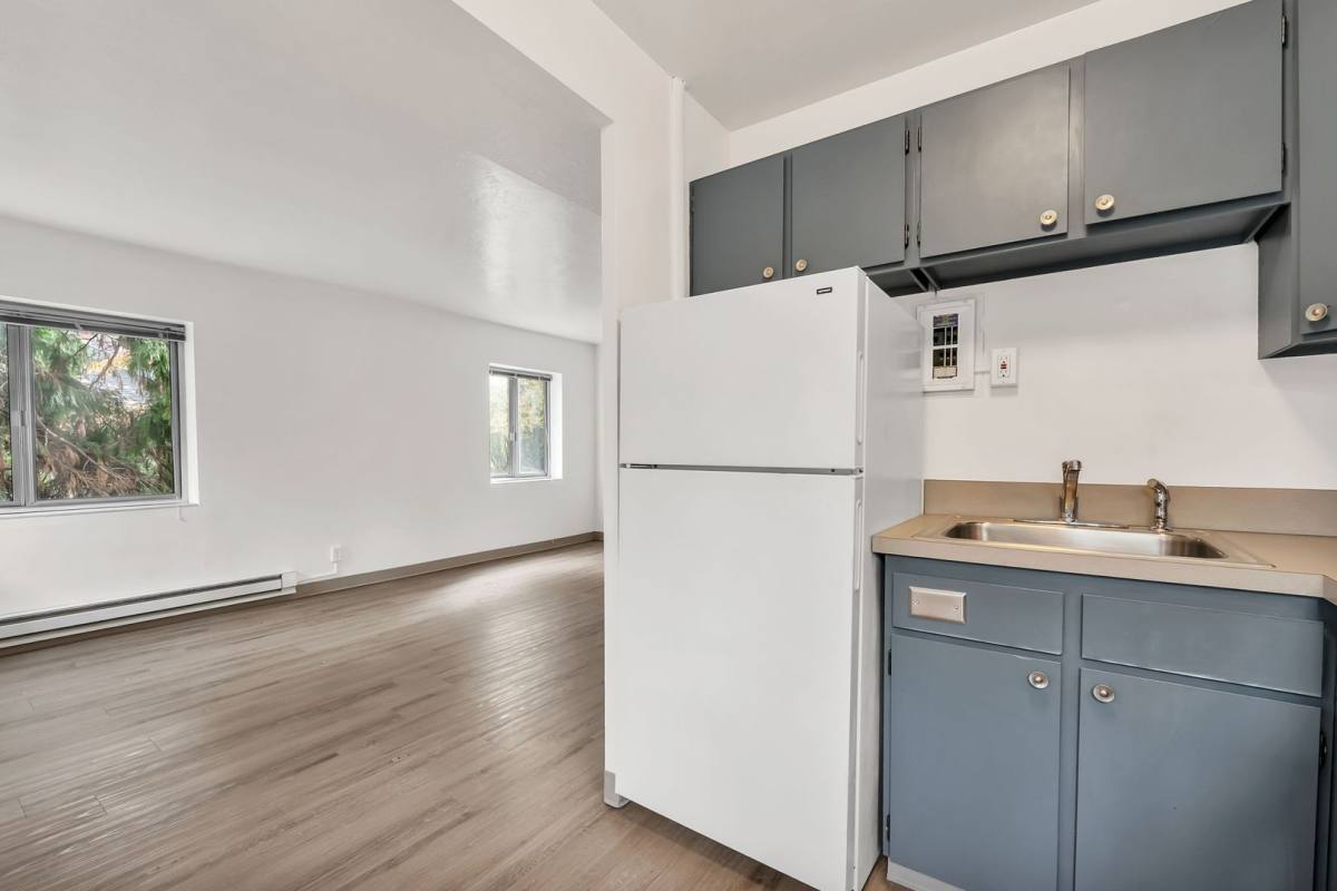 Apartment for rent at 2174 NW Davis St, Portland, OR 97210