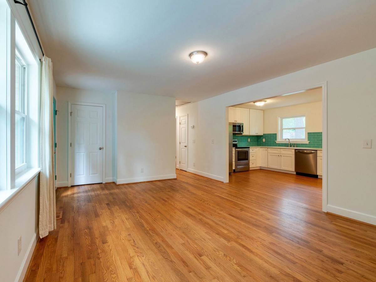 House for rent at 5646 Oak Dr, Charlotte, NC 28216