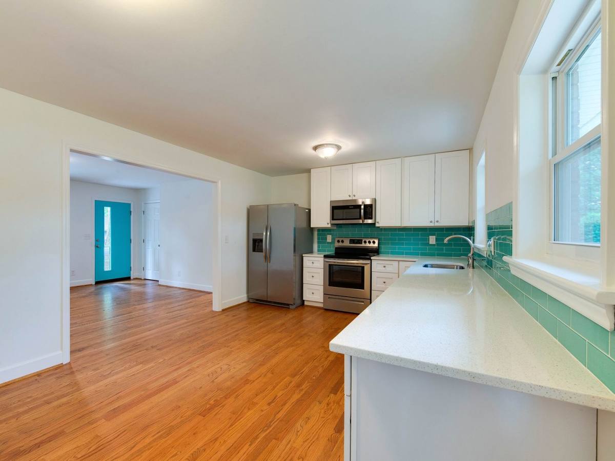 House for rent at 5646 Oak Dr, Charlotte, NC 28216