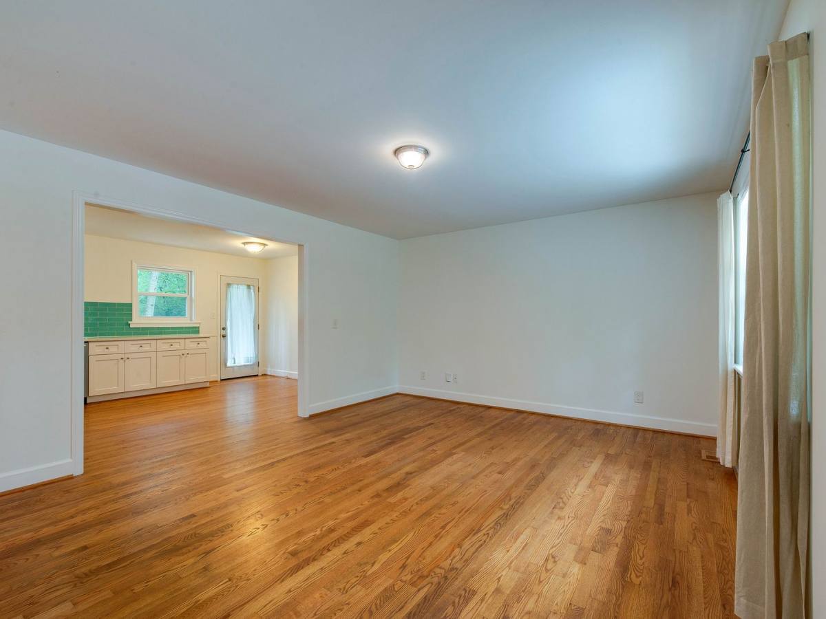 House for rent at 5646 Oak Dr, Charlotte, NC 28216