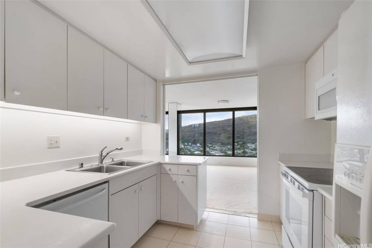 Condo for rent at 250 Kawaihae St, Honolulu, HI 96825
