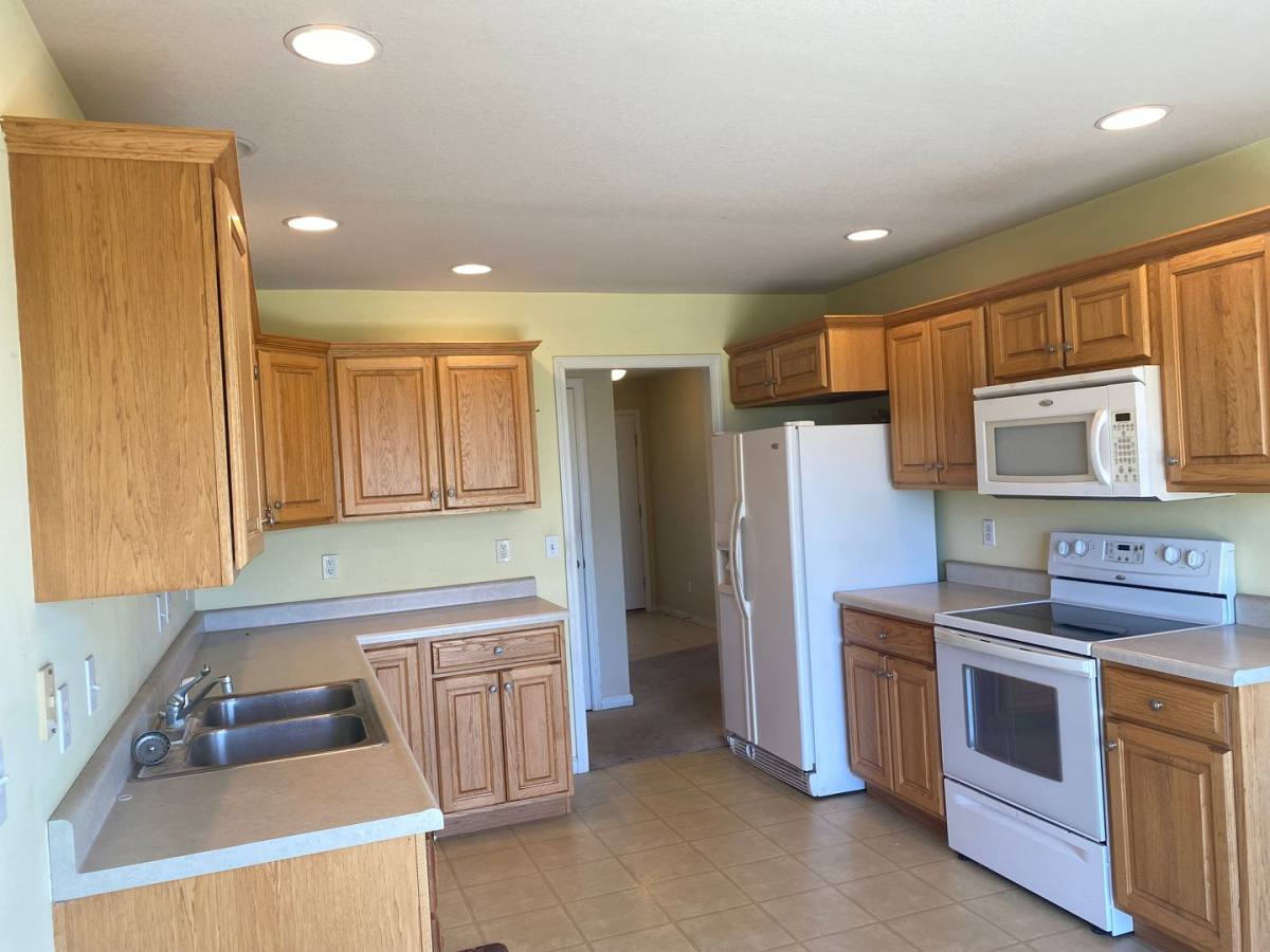 Apartment for rent at 112 W Tenth St, Gridley, IL 61744