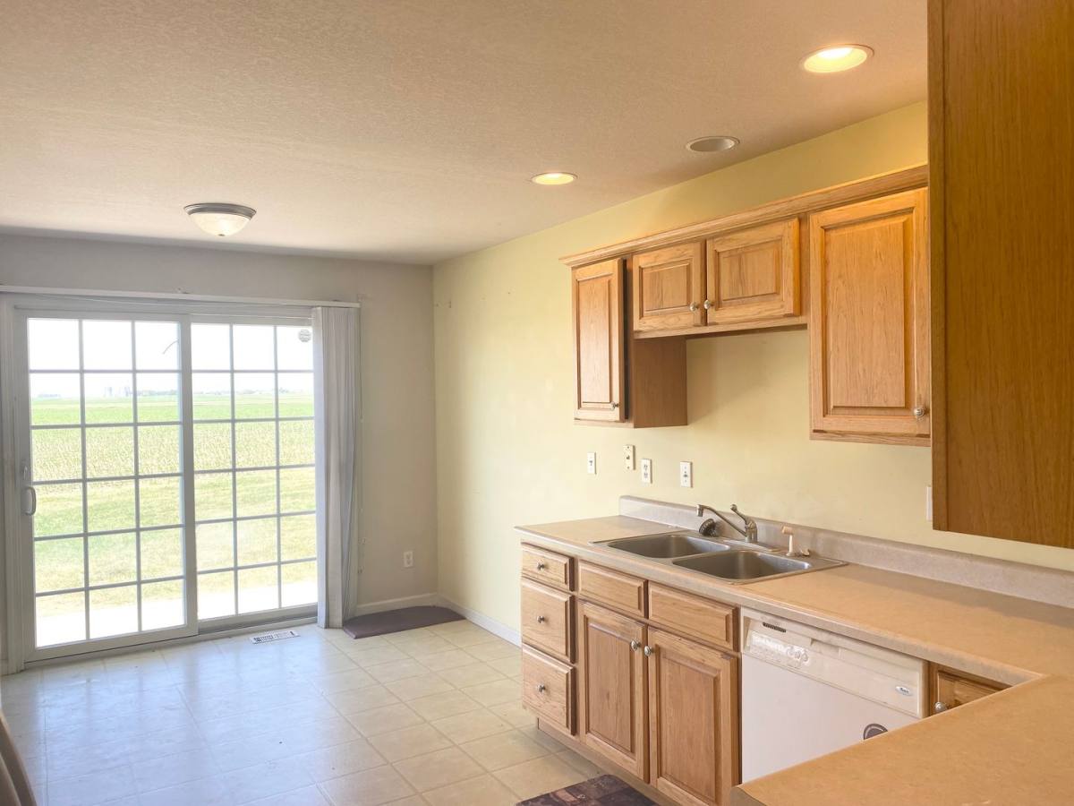 Apartment for rent at 112 W Tenth St, Gridley, IL 61744