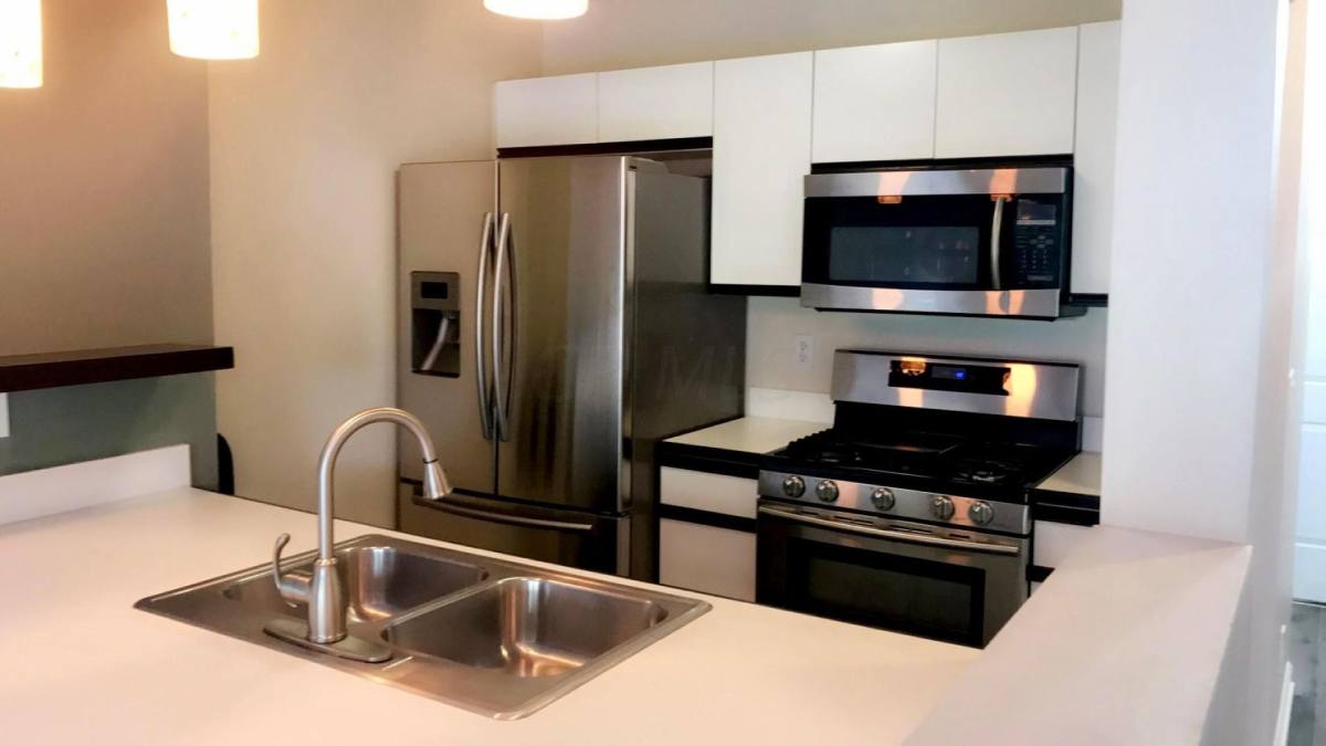 Townhouse for rent at 2015 Jasper Lane, Hilliard, OH 43026