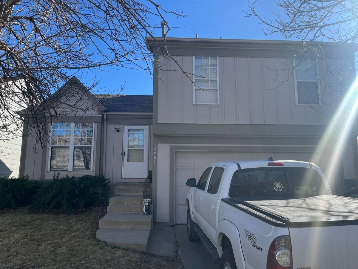 House for rent at 19584 E Linvale Dr, Aurora, CO 80013