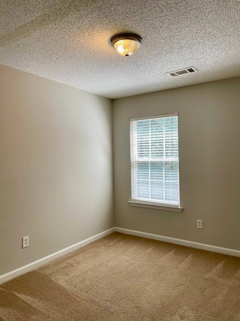 Townhouse for rent at 237 Shenandoah Dr, Riverdale, GA 30274