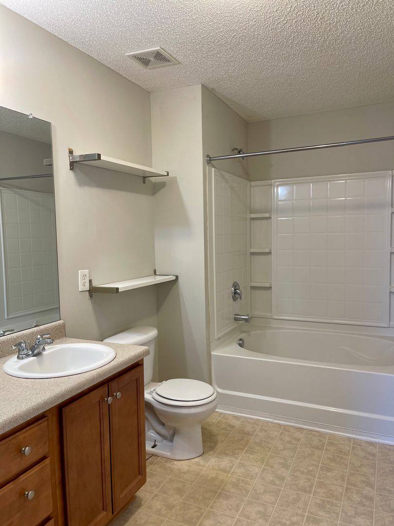 Townhouse for rent at 237 Shenandoah Dr, Riverdale, GA 30274