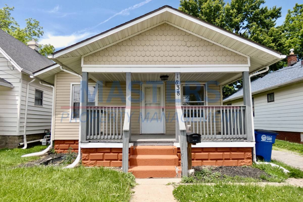 House for rent at 1838 Giant St, Toledo, OH 43613