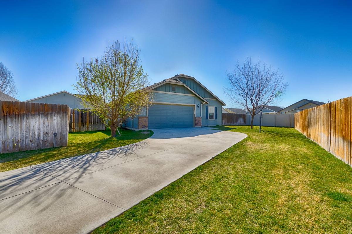 House for rent at 1052 N Star Bright Lane, Star, ID 83669
