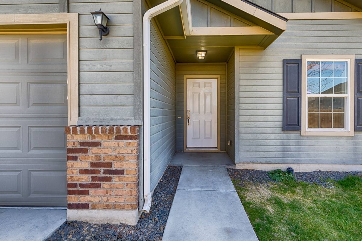 House for rent at 1052 N Star Bright Lane, Star, ID 83669