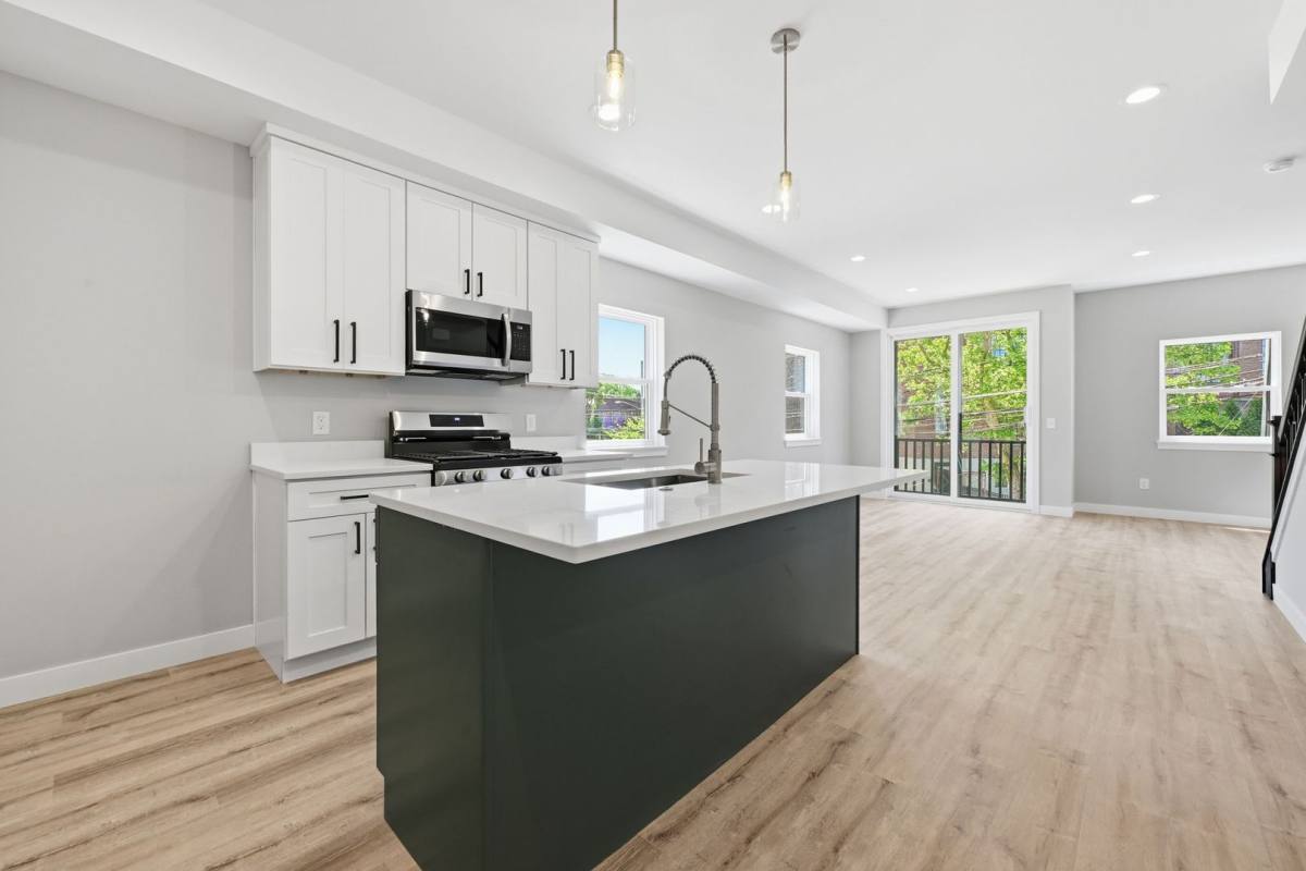 Townhouse for rent at 4720 Walworth Ave, Cleveland, OH 44102