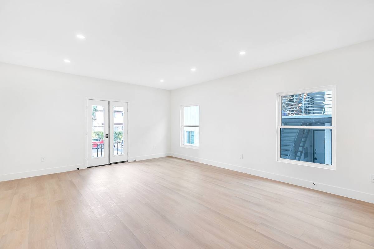 Apartment for rent at 1237 N Orange Grove Ave, Los Angeles, CA 90046