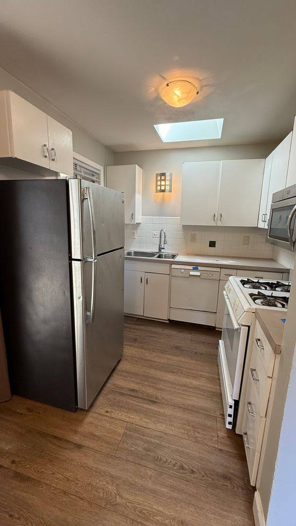 House for rent at 3567 SW Hume St, Portland, OR 97219