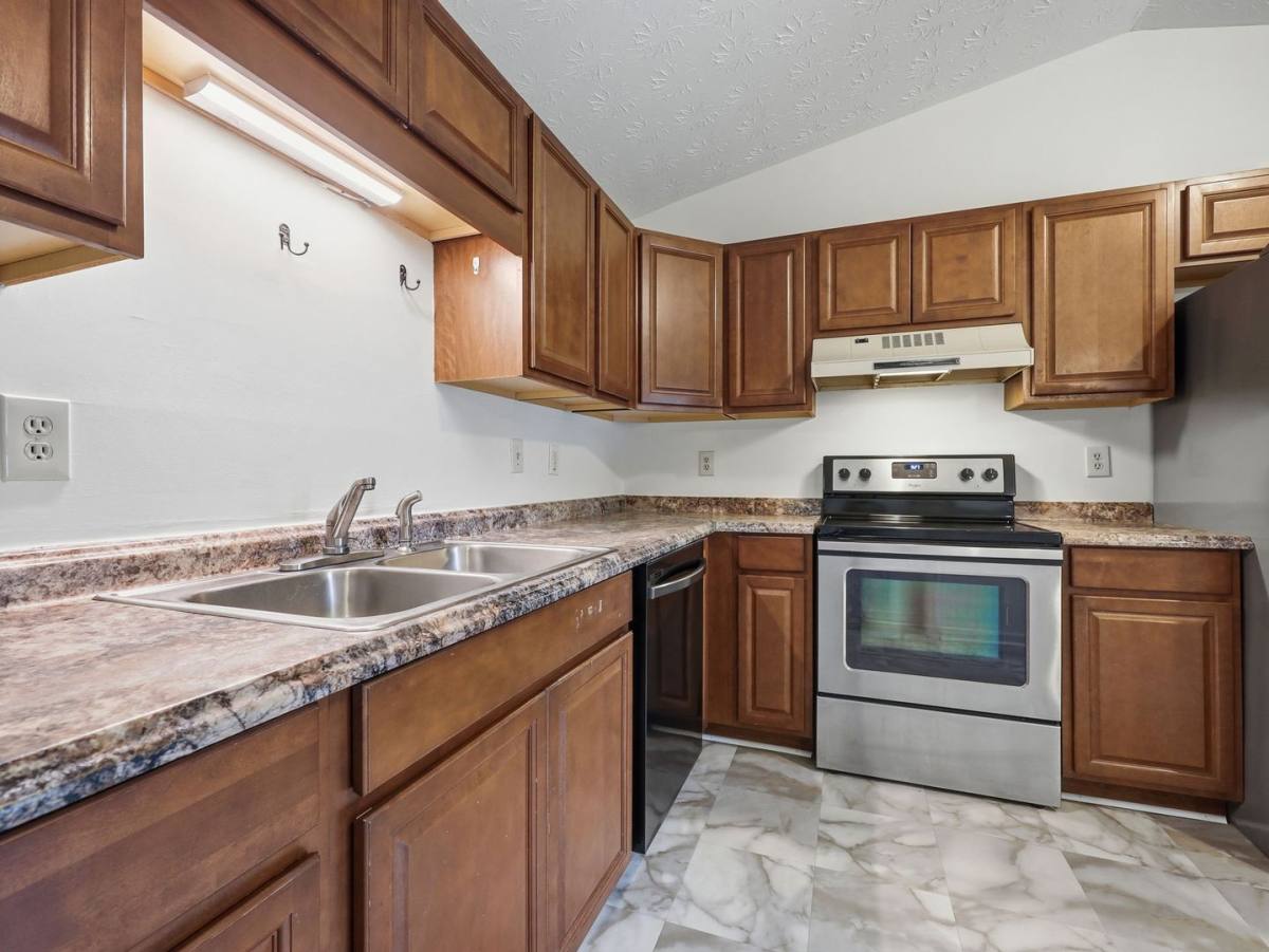 House for rent at 3021 Steeple Chase Court, Jacksonville, NC 28546