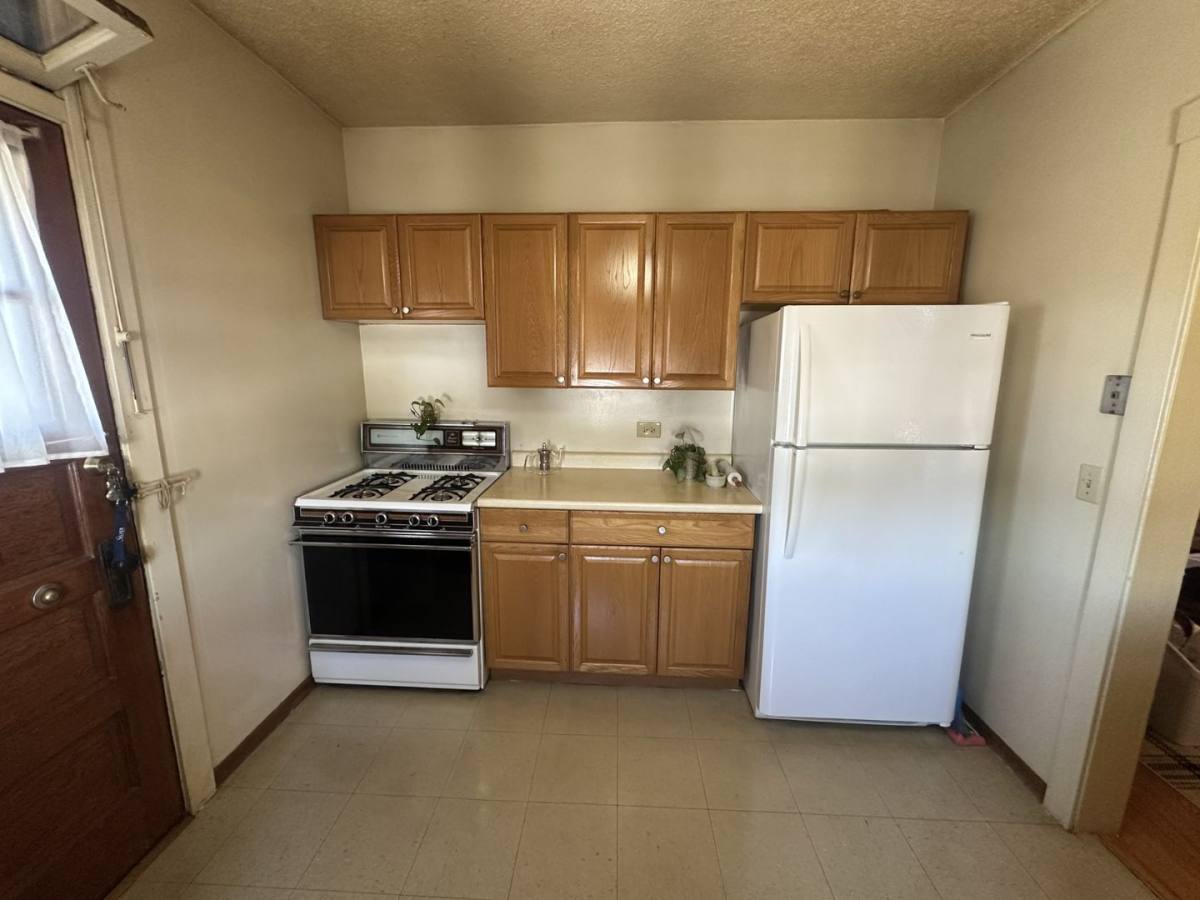 Apartment for rent at 6234-36 N Bell Ave, Chicago, IL 60659