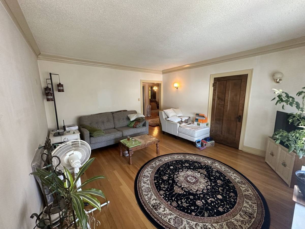 Apartment for rent at 6234-36 N Bell Ave, Chicago, IL 60659