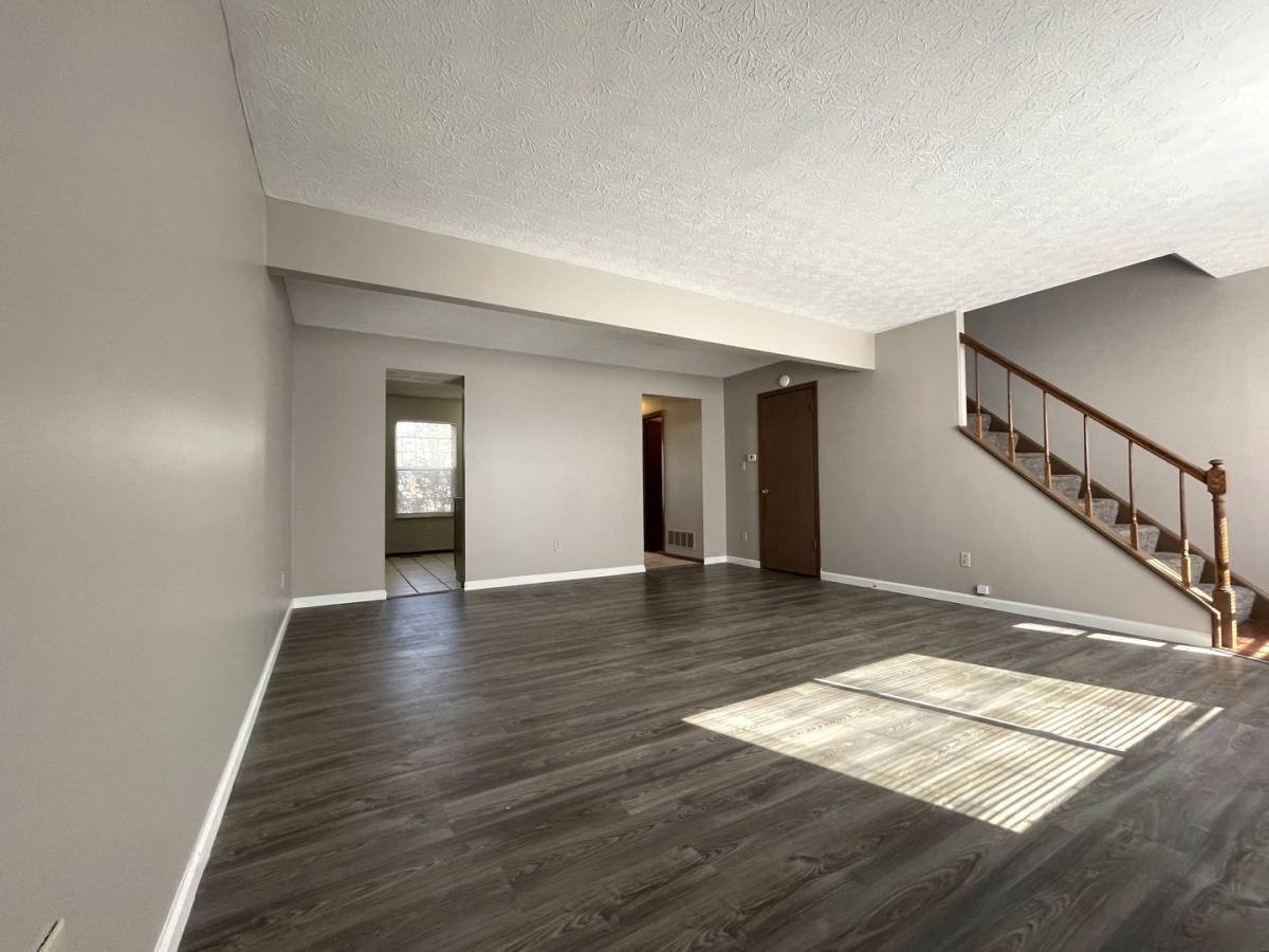 Townhouse for rent at 2413 Edmonton Rd, Columbus, OH 43229
