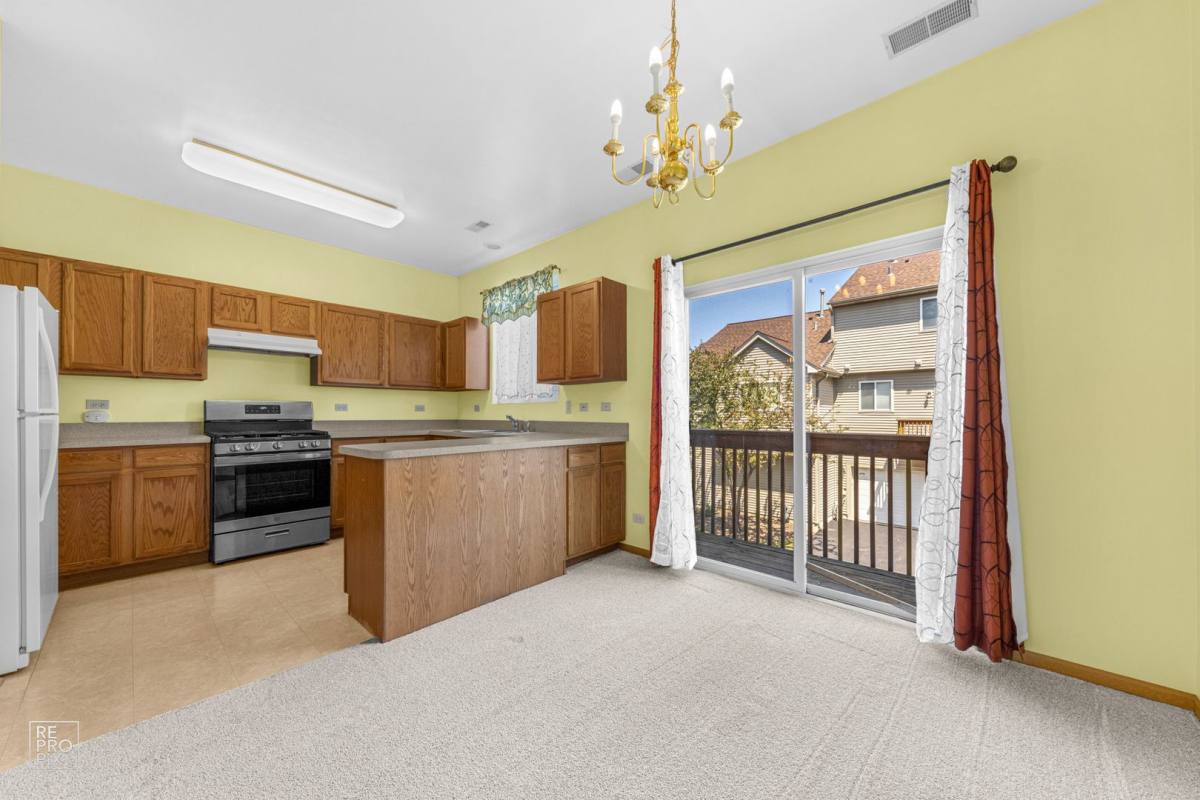 Townhouse for rent at 959 Ellsworth Dr, Grayslake, IL 60030