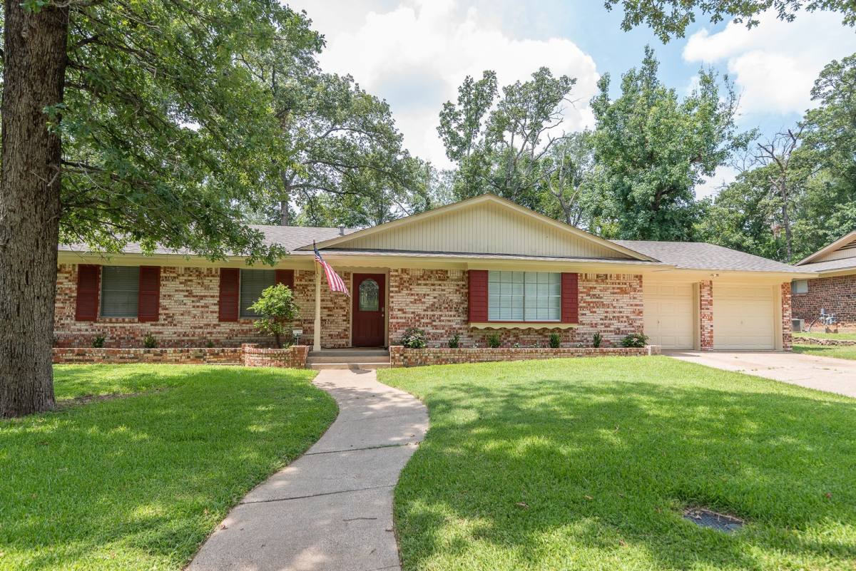 House for rent at 1825 Courtney Dr, Tyler, TX 75701
