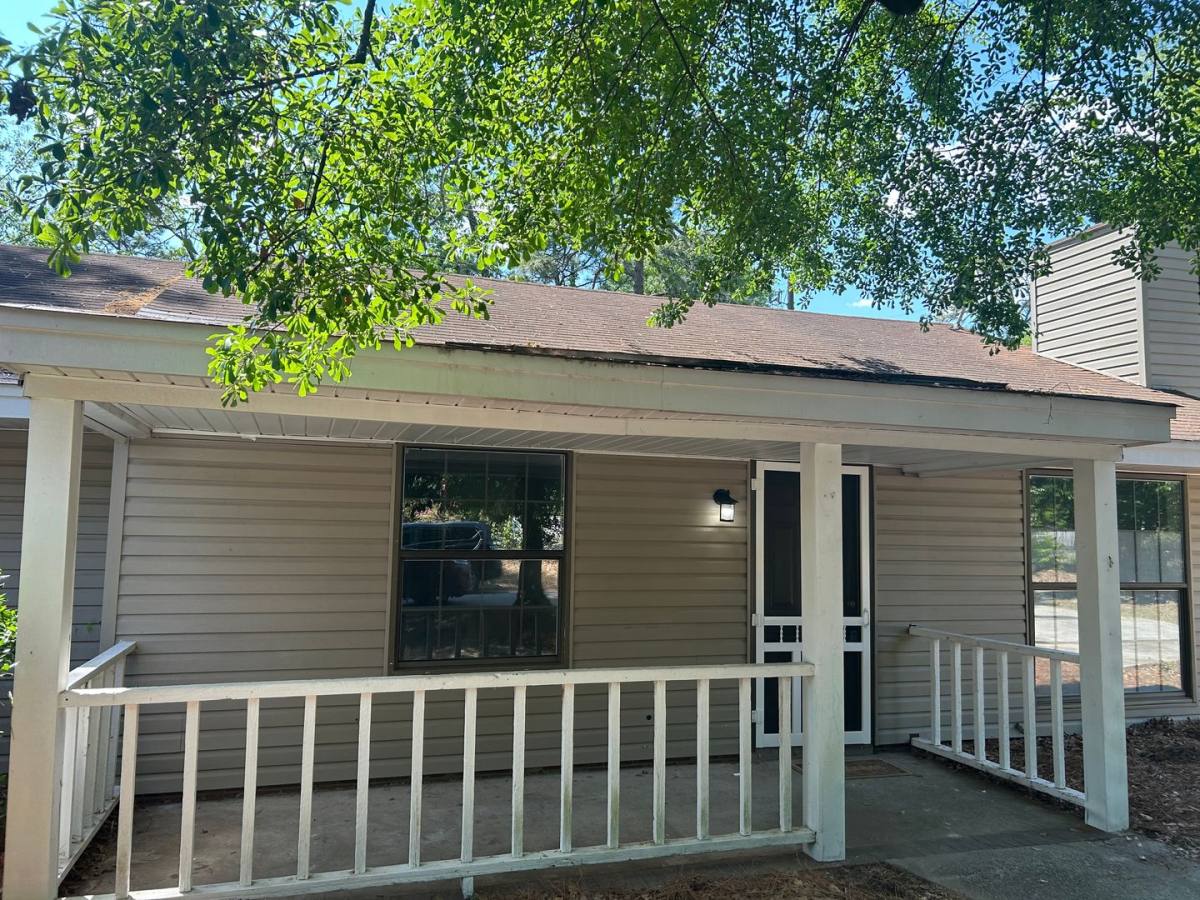 Townhouse for rent at 528 Wessinger St, West Columbia, SC 29169