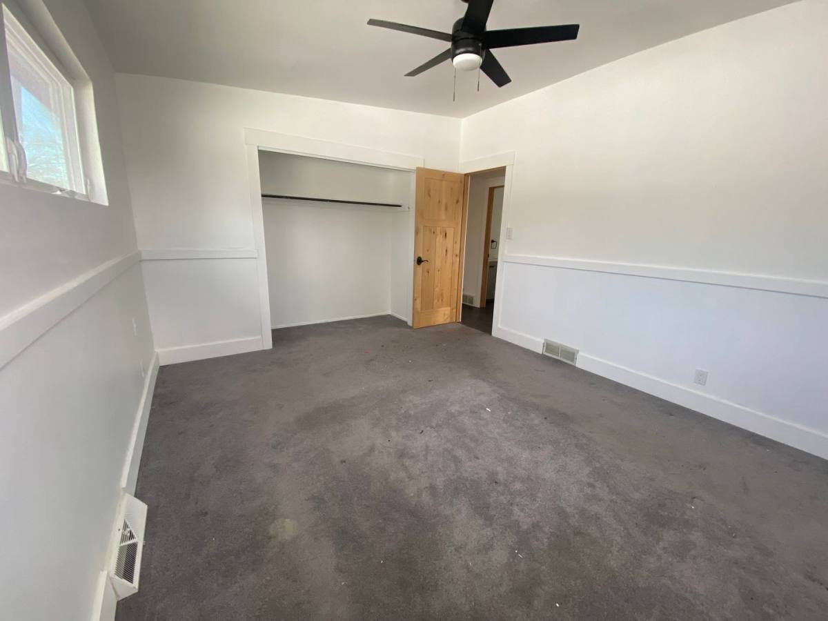 House for rent at 1100 11th St NW, Great Falls, MT 59404
